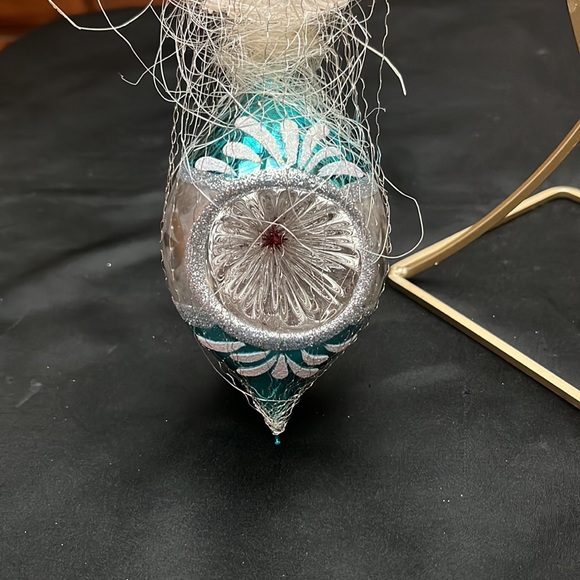 NWT Gorgeous and Unique Pair of Holiday Angel Ornaments. Hand Blown. Polish. - Picture 4 of 13